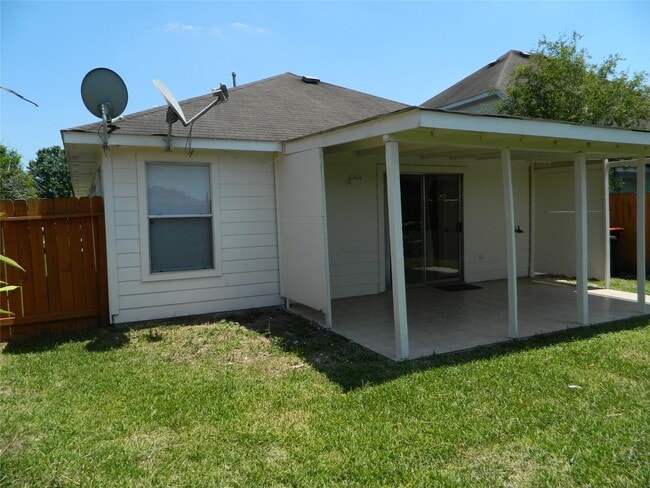 Building Photo - 7415 River Pines Dr