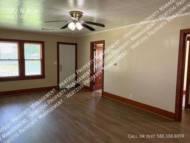 Building Photo - 322 N Ash-