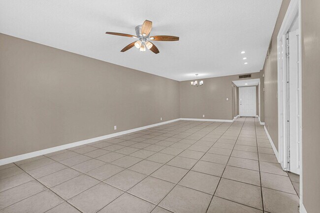 Building Photo - 3360 Spanish Moss Terrace