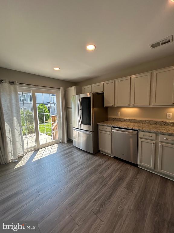 Building Photo - 606 Gunpowder Ct