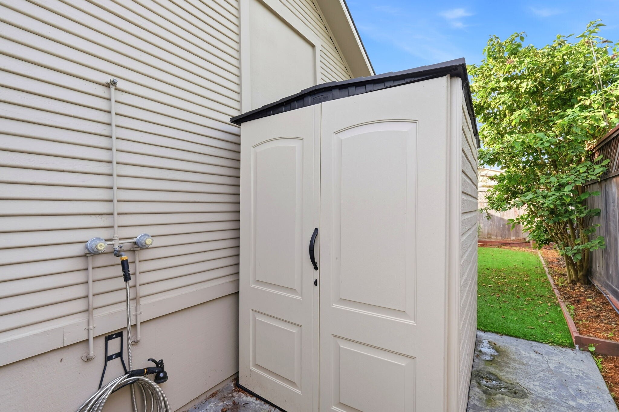 Building Photo - 603 Poplar Ave