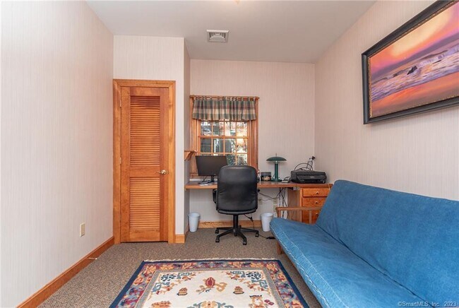 Building Photo - 246 N Shore Rd