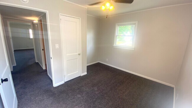 Building Photo - Beautiful 3 Bedroom, 1 Bath Home in Peoria!