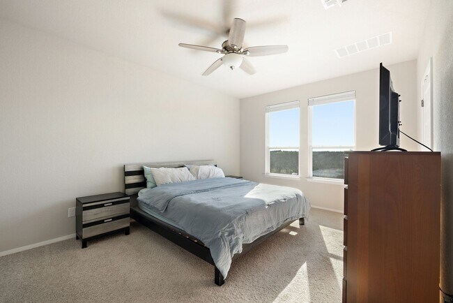Building Photo - 408 Black Opal Dr