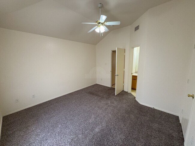Building Photo - 4500 Deek Dr