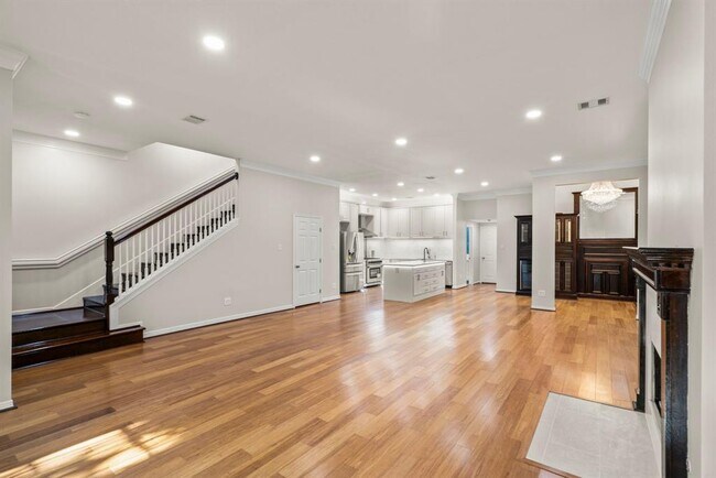Primary Photo - 4023 Breakwood Dr