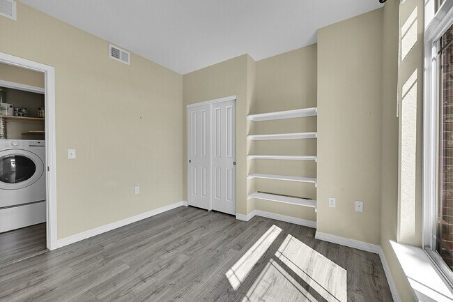 Building Photo - $1,695.00 - $500 OFF First Month Rent -  2...