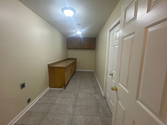 Building Photo - 8699 Tropicana Dr N