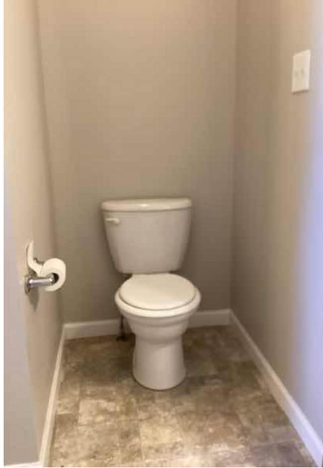 Building Photo - 3 bedroom, 2.5 bath Condo: Stoneview Neighborhood in Ellettsville! Available NOW!!