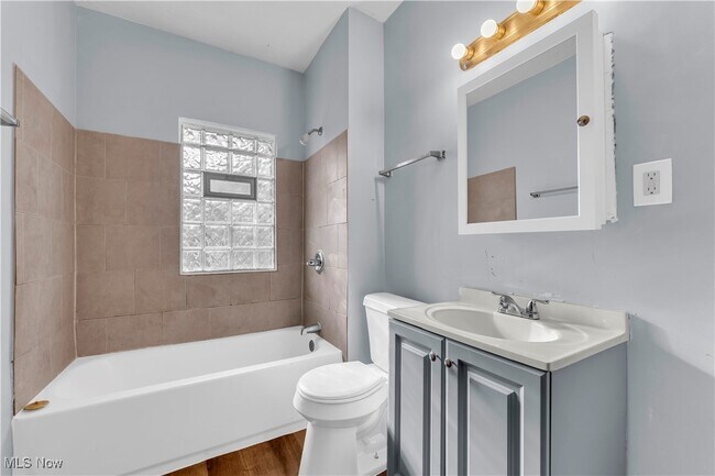 Building Photo - 917 Helmsdale Rd