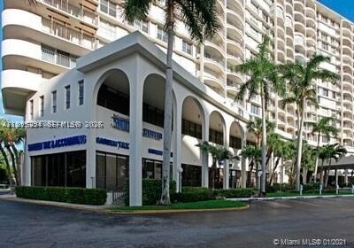 Building Photo - 3800 S Ocean Dr