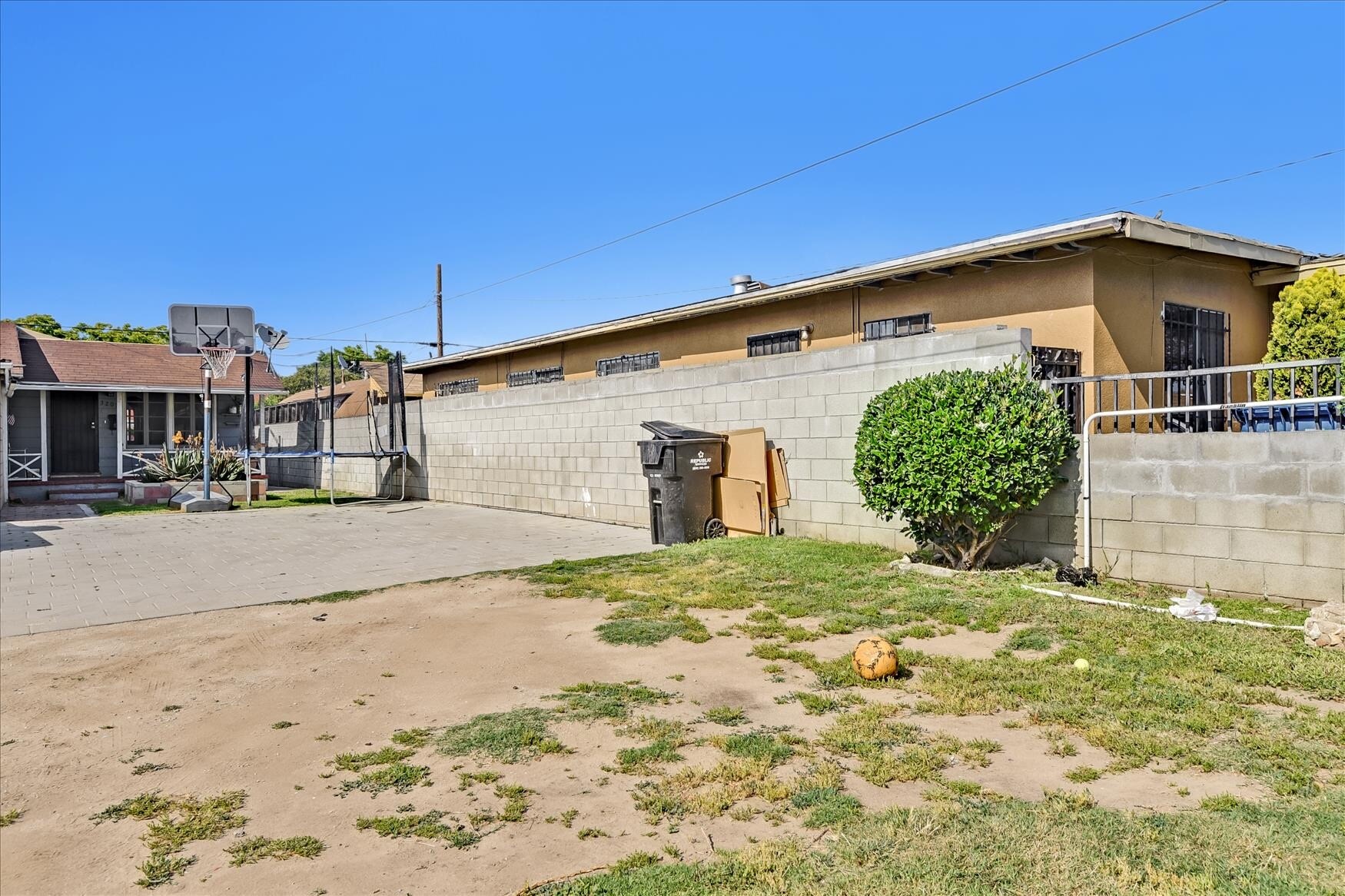 Building Photo - 3207 W 112th St