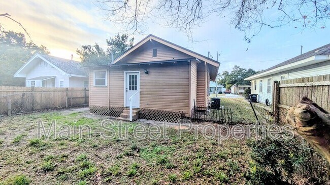 Building Photo - 1014 W Gregory St