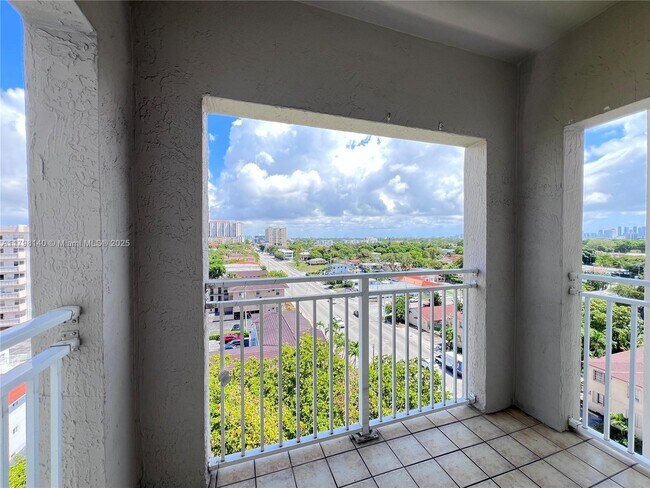 Building Photo - 50 Menores Ave