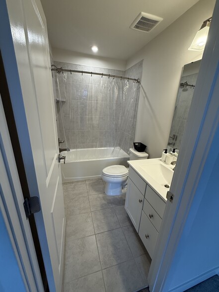 Building Photo - 2804 Toles Park Dr