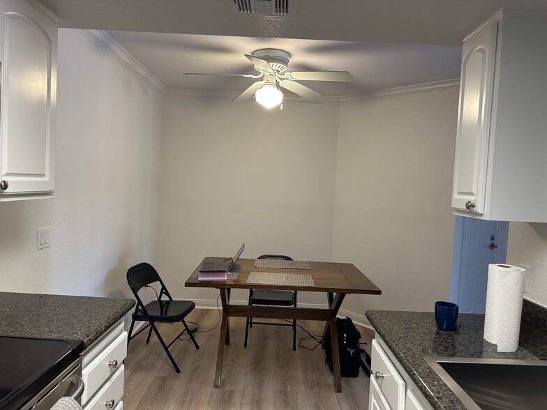 Building Photo - 12067 Alta Carmel Ct