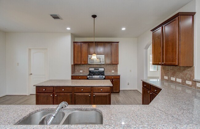 Building Photo - 22314 Mosshall Ct