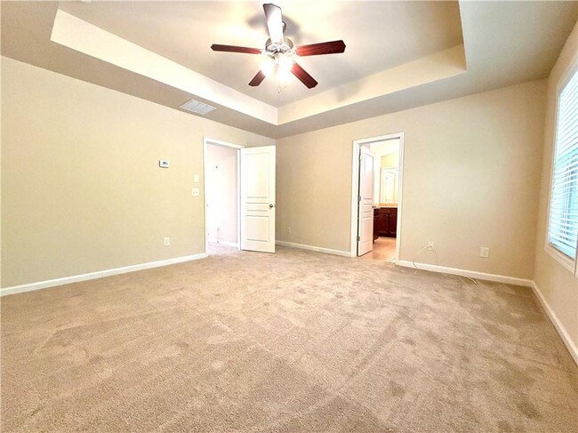 Building Photo - 6215 Crested Moss Dr