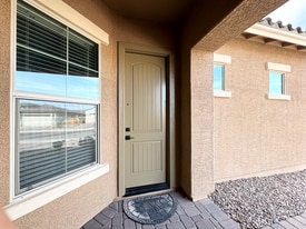 Building Photo - 8723 W Vista Ave