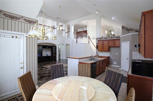 Building Photo - 5708 Sabetha Way