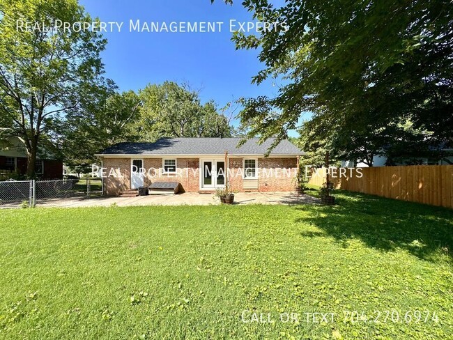 Building Photo - 4201 Winedale Ln