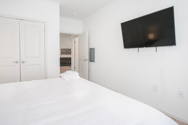 Building Photo - 8359 Coventry Ct