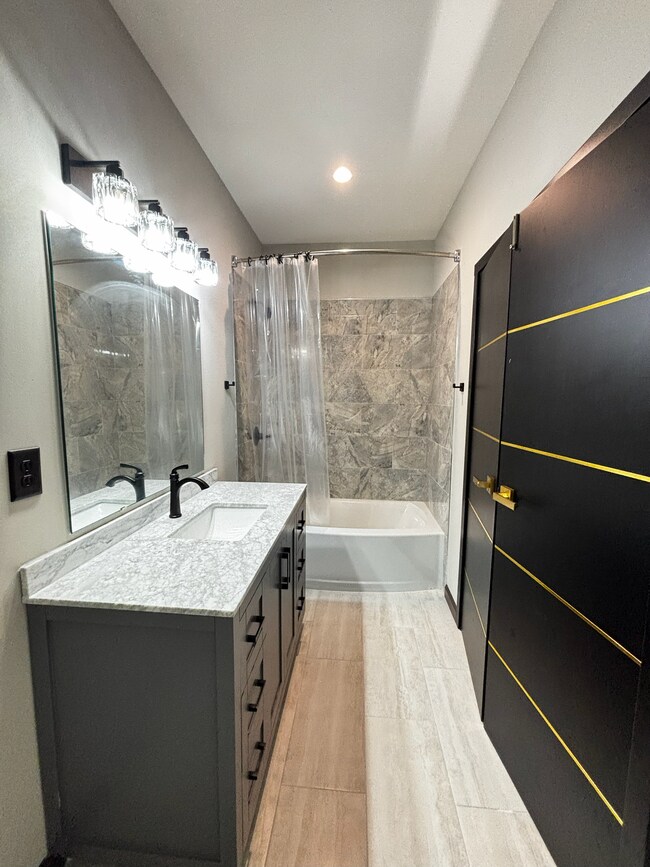 Building Photo - 751 Spire Bnd