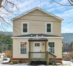 Building Photo - Coming Soon! Beautiful 3 Bedroom, 1.5 Bath...