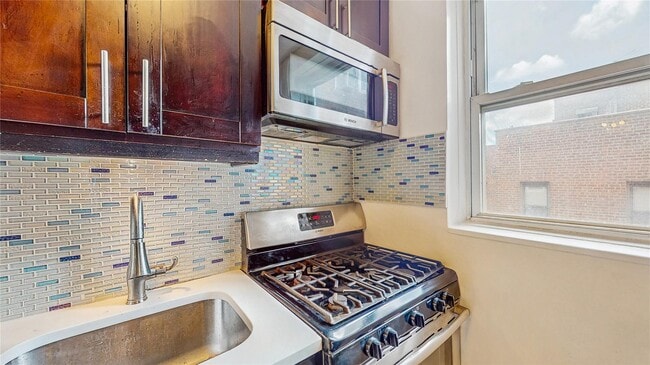Building Photo - 10255 67th Dr