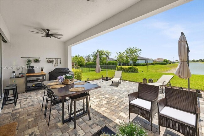 Building Photo - 4549 Pinehurst Trl W