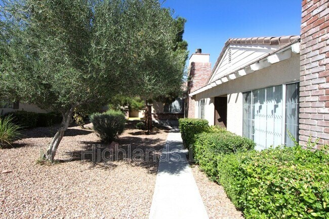 Primary Photo - 5354 S Lindell Rd