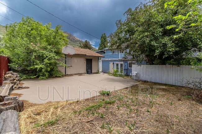 Building Photo - 3565 N Manor Rd