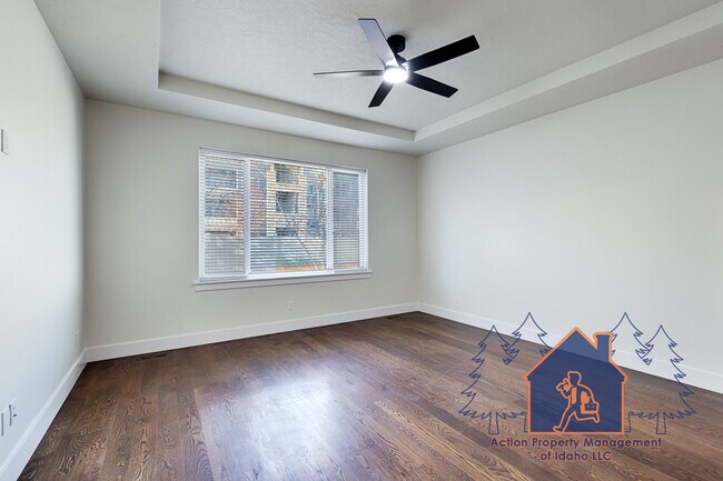 Building Photo - 2539 Bottle Brush Ave