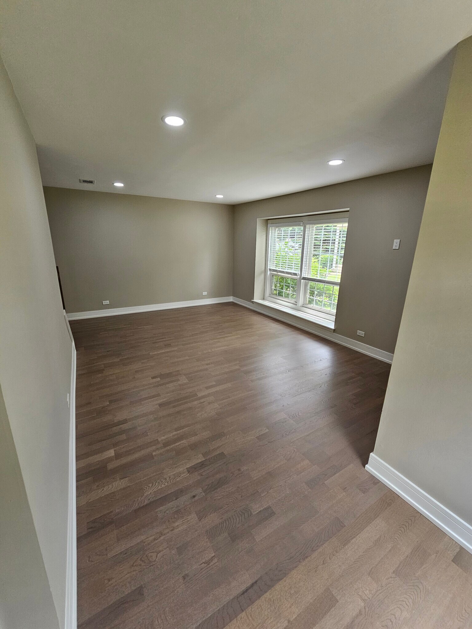Building Photo - 627 Shaw Ct