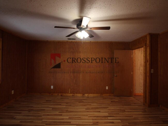 Building Photo - Coming Soon! 3 Bedroom 2 Bath in Bullard! Large Shop!