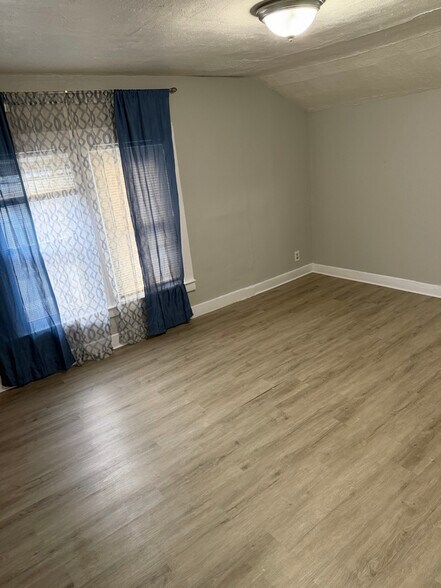 Building Photo - 600 18th St