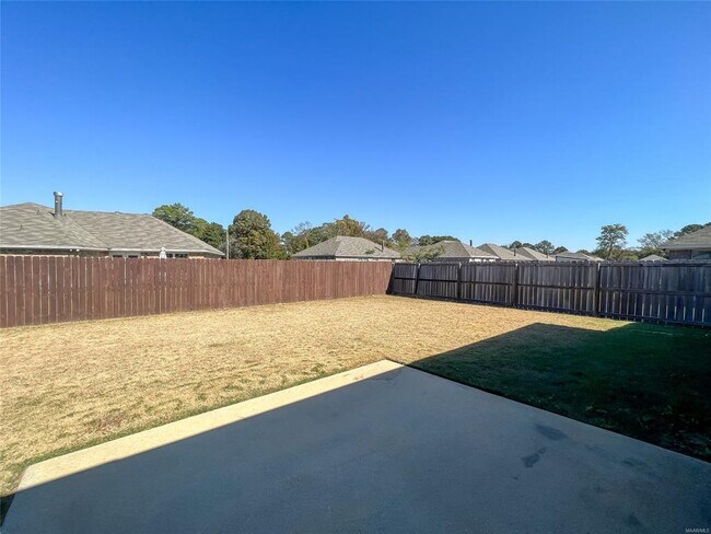 Building Photo - 583 Sunset Dr