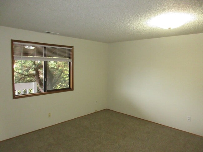 Building Photo - 1/2 Off 1st Month's Rent - Two Bedroom w/ Garage