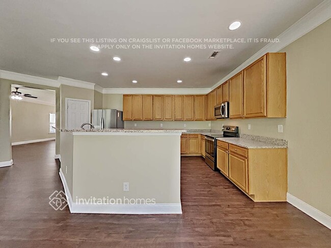 Building Photo - 233 Ranlo Ave