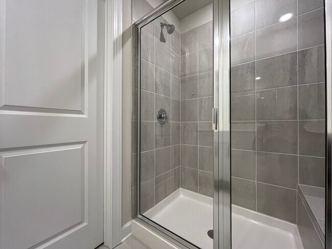 Building Photo - 1716 Braemar Vlg Dr