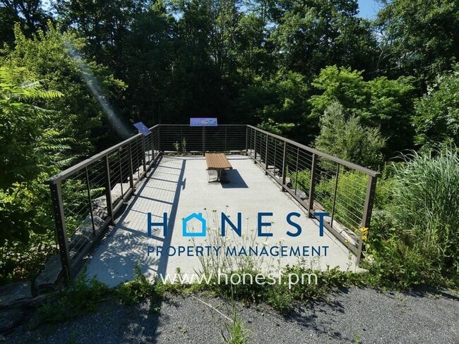 Building Photo - 95 Main St