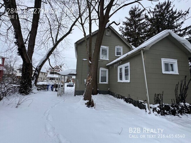 Building Photo - 2841 E 127th St