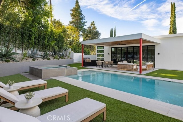 Building Photo - 22020 Alizondo Dr