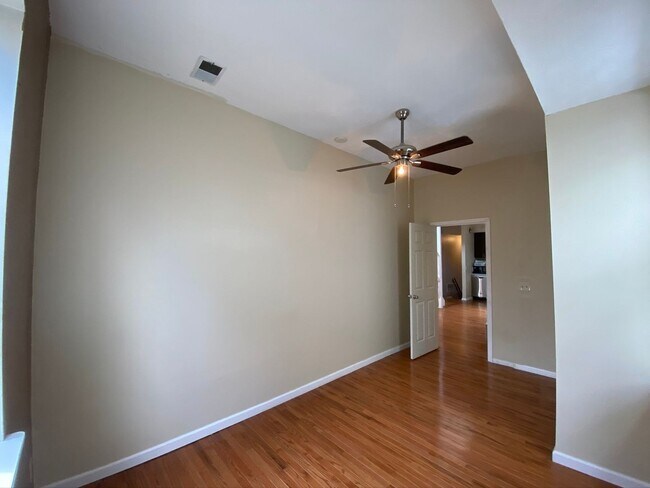 Building Photo - 55 Parker St