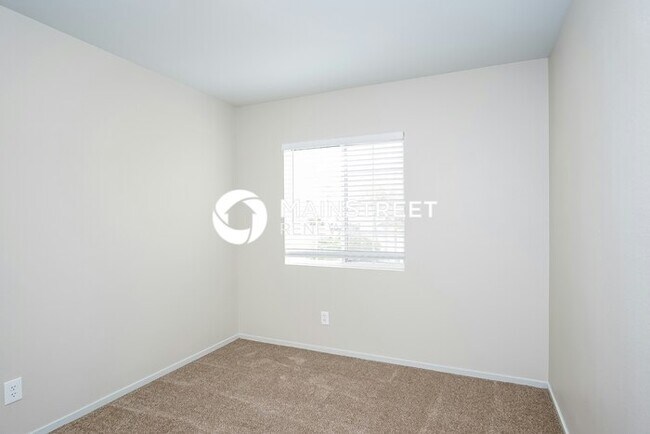 Building Photo - 3 Bedroom Pet-Friendly Home in North Las V...