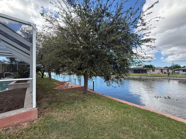 Building Photo - 409 SW 8th St