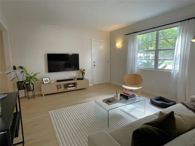 Building Photo - 5545 SW 80th St