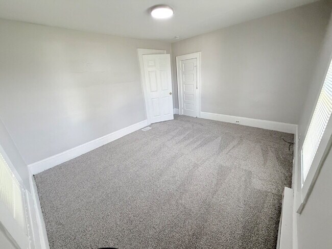 Building Photo - "Charming 4-Bedroom Home in the Heart of Winston-Salem-Pets Welcome Housing Vouchers Accepted!