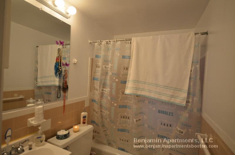 Building Photo - 28 S Huntington Ave