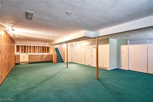 Building Photo - 1056 Endicott Dr